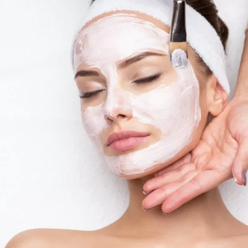 woman-receiving-facial-mask-at-beauty-salon-p59wqldzm5nb93ip9preuaaz1e48en09l3743za5uw